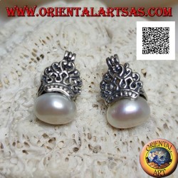 Boucles d'oreilles à levier en argent avec perle d'eau douce blanche couronnée