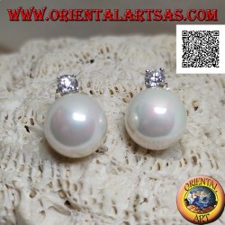 Silver lobe earrings with white freshwater pearl and white zircon set