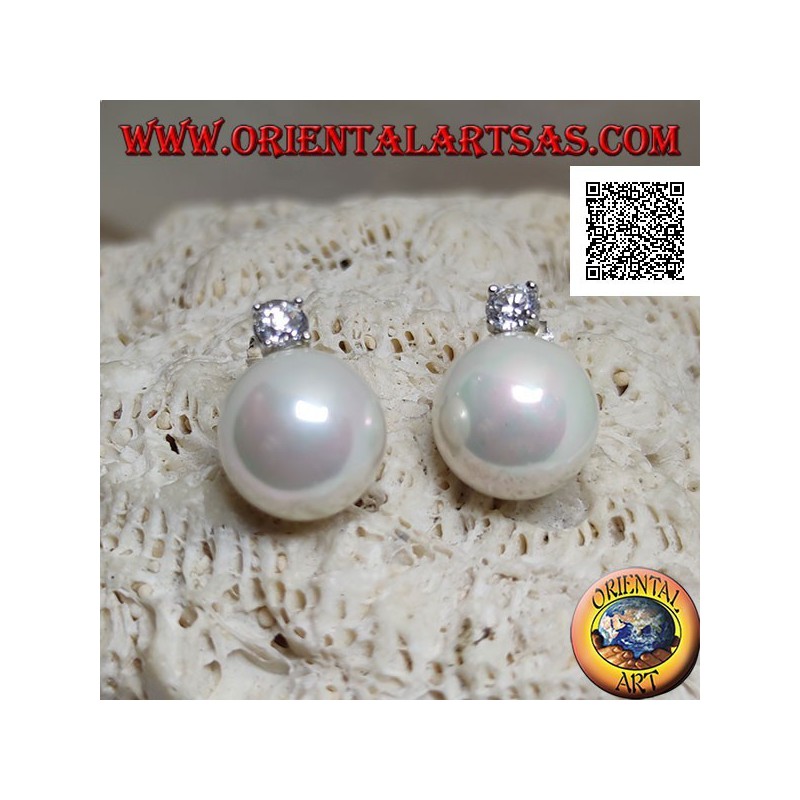 Silver lobe earrings with white freshwater pearl and white zircon set