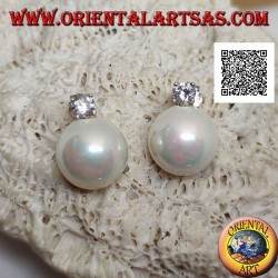 Pendientes lóbulos de plata con perla blanca de agua dulce y circonita blanca engastada