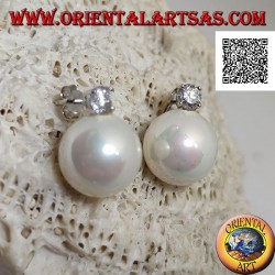 Boucles d'oreilles lobe en argent avec perle d'eau douce blanche et zircon blanc