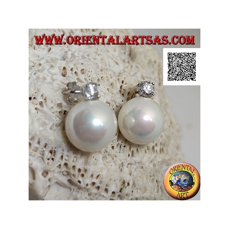 Silver lobe earrings with white freshwater pearl and white zircon set