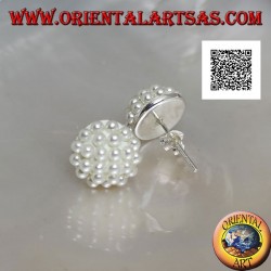 Pendientes de plata de lóbulo a hemisferio tachonados con cuentas blancas