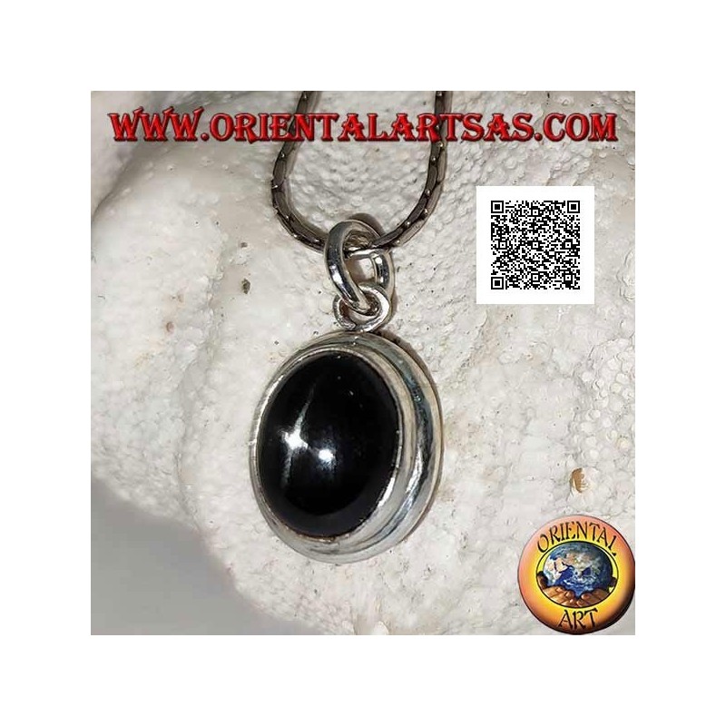 Ciondolo in argento con black star (Diopside) ovale cabochon e bordo liscio tondeggiante
