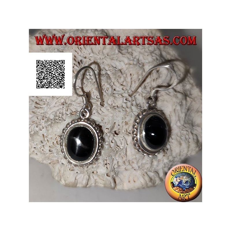 Boucles d'oreilles en argent avec cabochon ovale Black Star (étoile diopside) et bord hélicoïdal