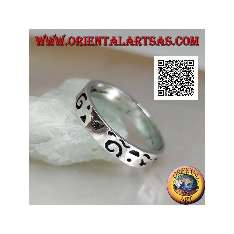Silver ring with mixed engravings