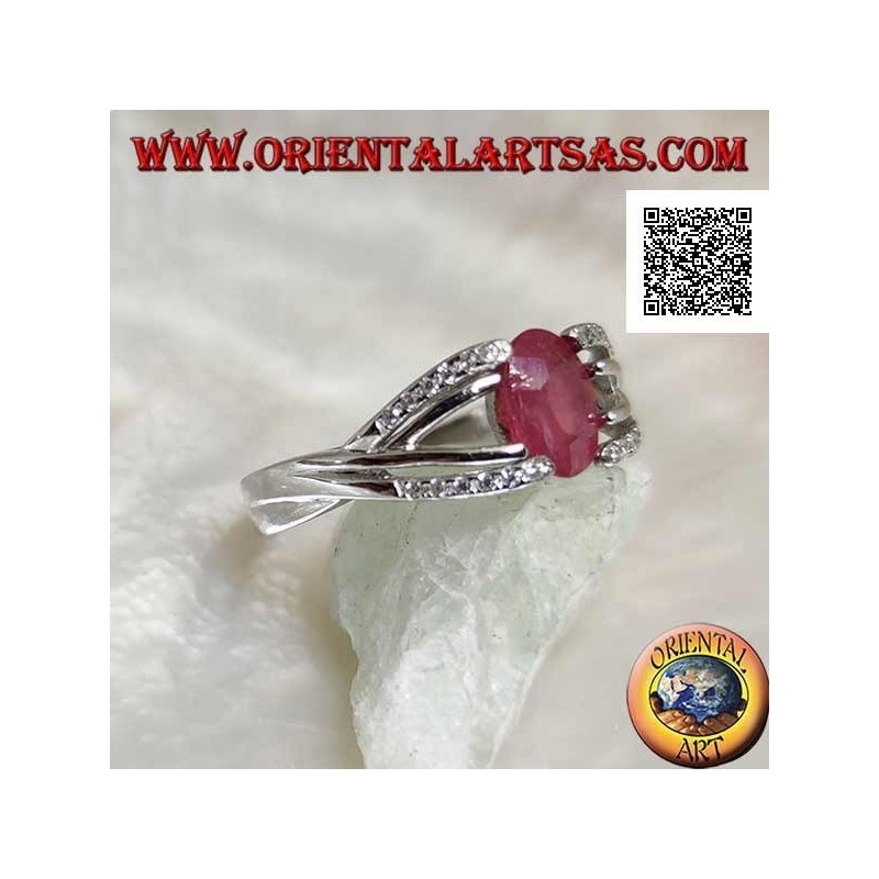 Anello in argento con rubino naturale ovale incastonato da due linee di zirconi e due d'argento