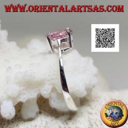 Anillo solitario de plata rodiada con engaste de circonitas redondas rosa facetadas