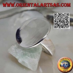 Smooth silver ring with smooth concave round plate