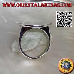 Smooth silver ring with smooth concave round plate