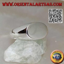 Anillo de plata lisa con óvalo transversal plano