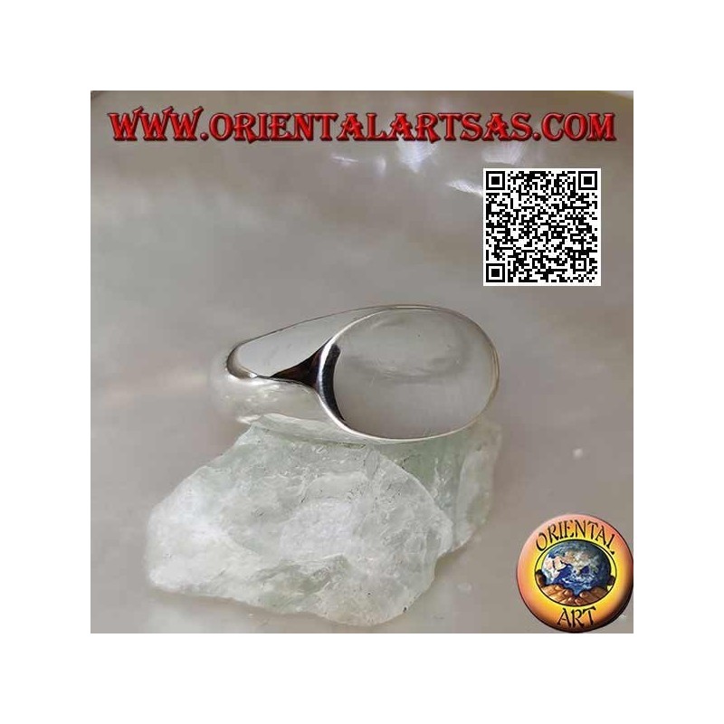Anillo de plata lisa con óvalo transversal plano