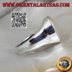 Bague en argent lisse avec rond en relief et convexe