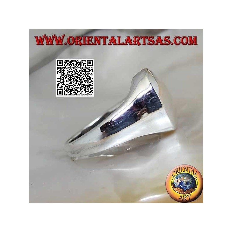 Smooth silver ring with raised and convex round
