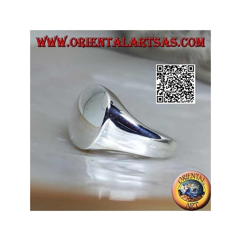 Smooth silver ring with raised and convex round