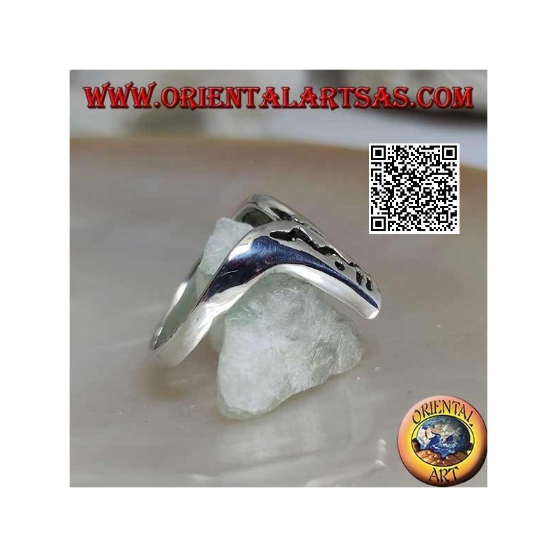 Anello in argento a forma di boomerang con decorazione traforata