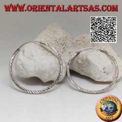 Pendientes circulares de plata con diamantes de 45 mm.