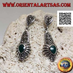 Pendientes de plata con una placa tachonada con colgante de marcasita y una gota invertida de ágata verde