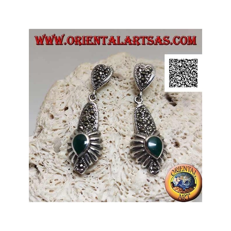 Orecchini in argento con piastrina tempestata di marcassite pendente e una goccia rovesciata di agata verde