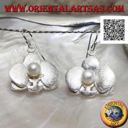 Silver earrings in the shape of 2 overlapping satin clovers with a central white pearl