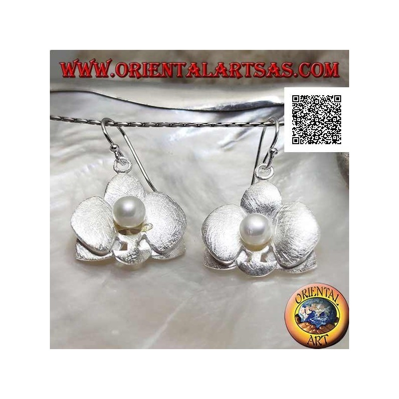 Boucles d'oreilles en argent en forme de 2 trèfles en satin superposés avec une perle blanche centrale