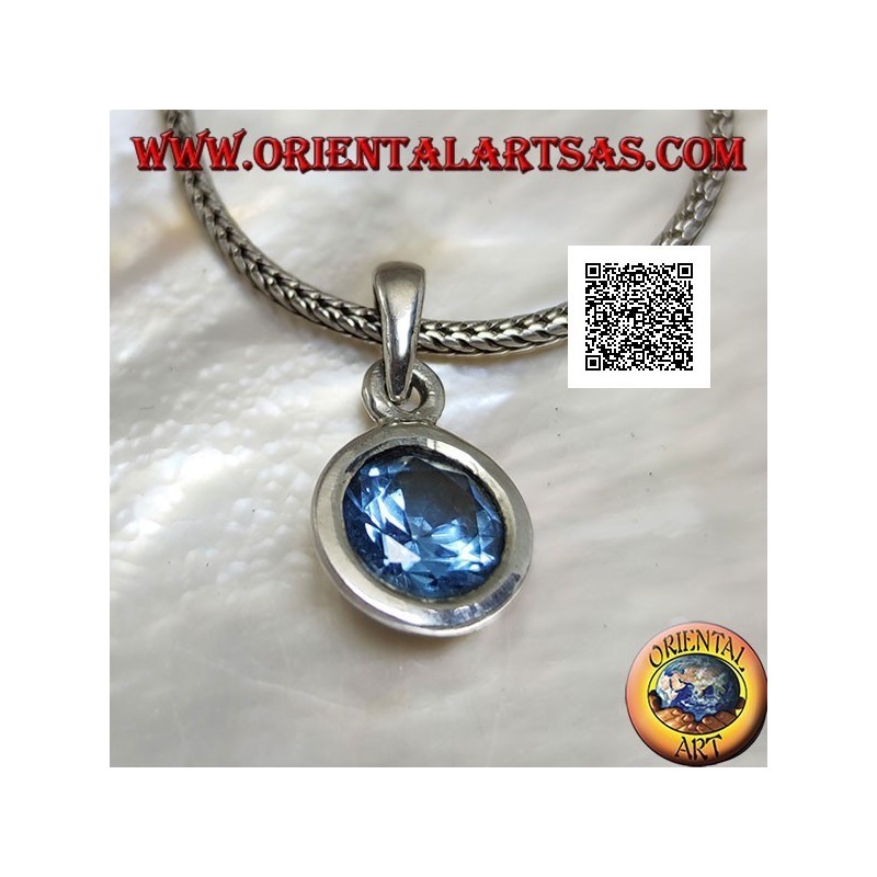 Pendentif en argent avec topaze bleue ronde diamantée sertie à ras sur un sertissage lisse