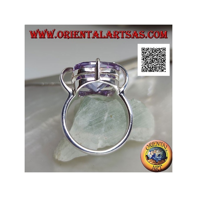 Ring aus rhodiniertem Silber mit quadratischem, klarem, amethystfarbenem Zirkon in der Mitte der Seiten