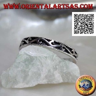 Bague en argent, incrustée d'une vague en haut relief