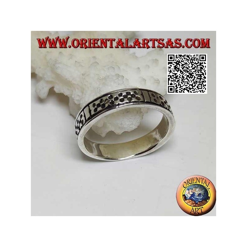 Silver ring with engraved dotted X crosses