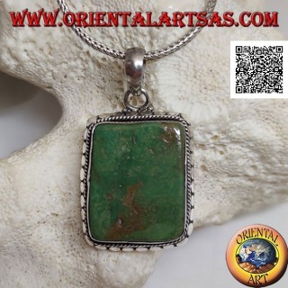 Pendentif en argent avec grande turquoise antique tibétaine rectangulaire entourée de clous