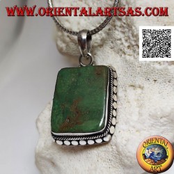 Pendentif en argent avec grande turquoise antique tibétaine rectangulaire entourée de clous