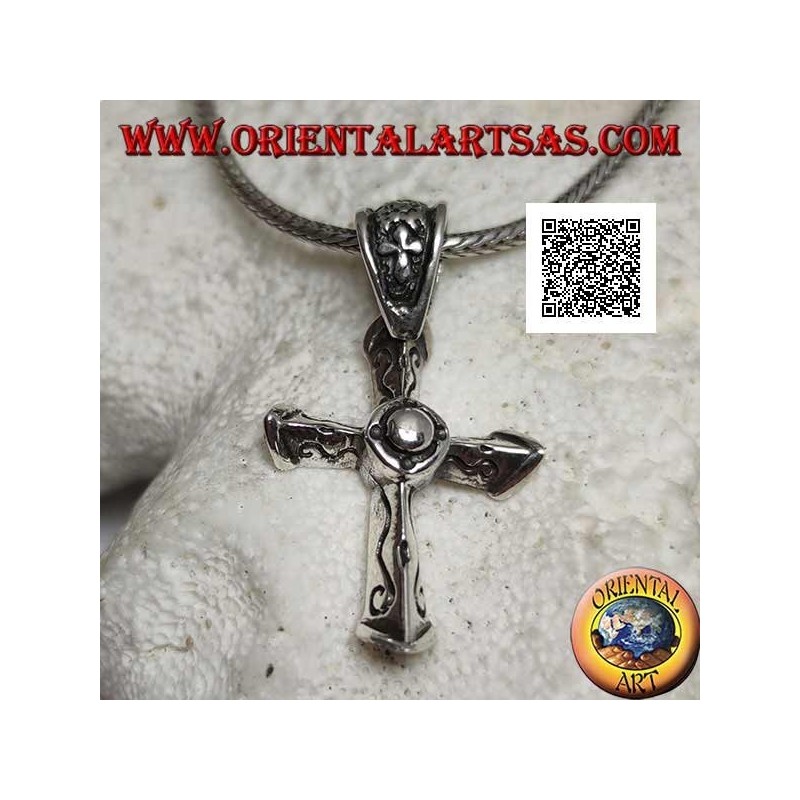 Ciondolo in argento croce cristiana tridimensionale appuntita con incisioni sui 3 spigoli e croce sul gancio
