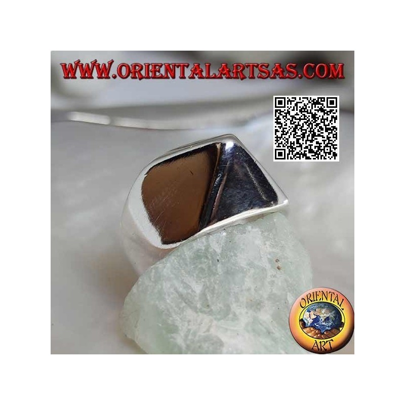 Bague en argent simple en forme de pyramide lisse et saillante