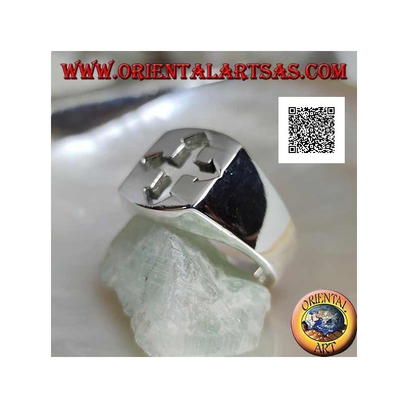 Smooth silver ring with fretwork of a Greek cross with pointed ends