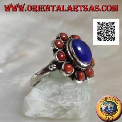 Bague en argent avec cabochon ovale lapis lazuli entouré de coraux tibétains (16)