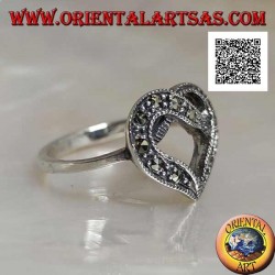 Bague en argent avec entrelacement central en forme de cœur parsemé de marcassite