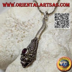 Colgante de plata en forma de cobra con granate artesanal