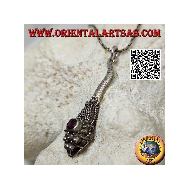 Colgante de plata en forma de cobra con granate artesanal