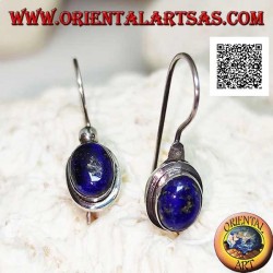Boucles d'oreilles pendantes en argent avec cabochon ovale lapis lazuli sur monture lisse avec bordure
