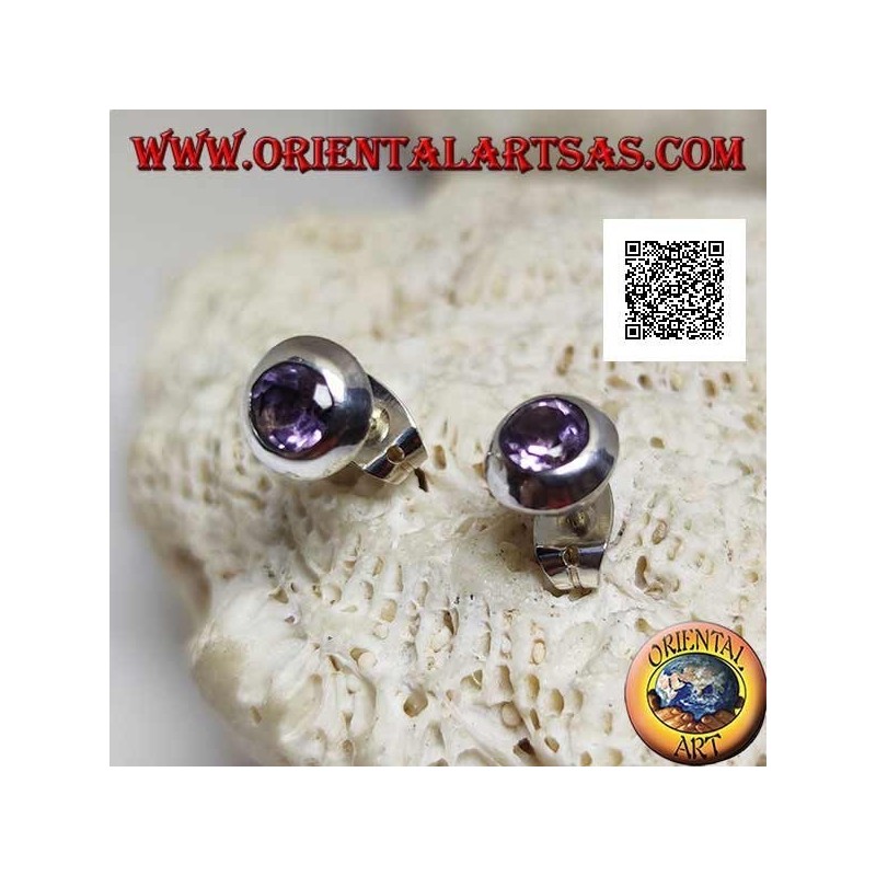 Pendientes de plata con lóbulo con amatista redonda natural engastada al ras del borde
