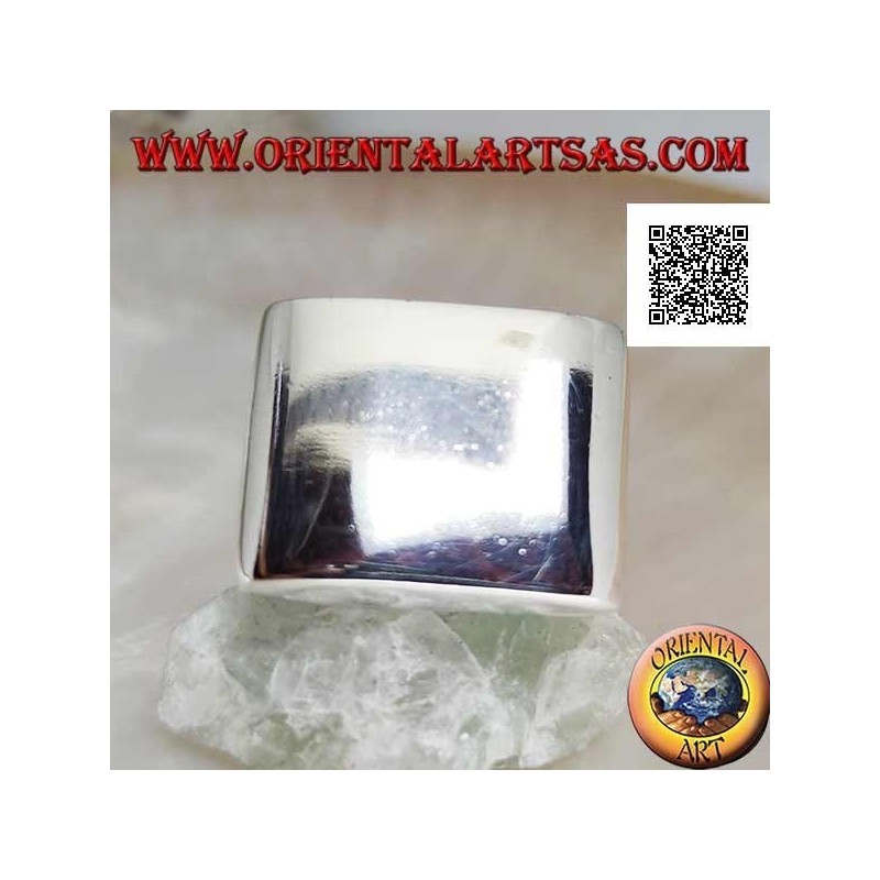 Smooth silver ring with rounded rectangular plate on the edges