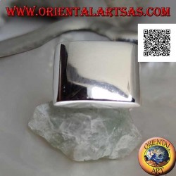 Bague en argent lisse avec plaque rectangulaire arrondie sur les bords