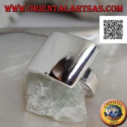 Smooth silver ring with rounded rectangular plate on the edges