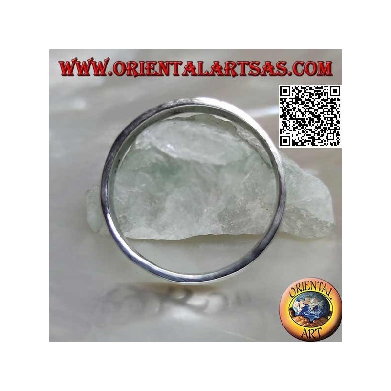 Anillo de plata con rama floral grabada