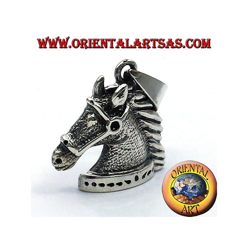 cabeza de caballo colgante de plata con brida