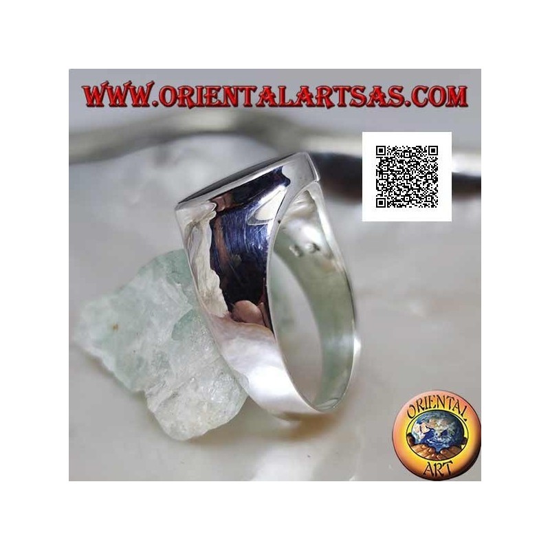 Silver ring with oval onyx flush with slightly raised edge on smooth frame