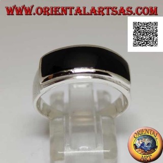 Bague en argent avec onyx rectangulaire horizontal affleurant avec double bord relevé lisse