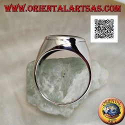 Silver ring with round onyx flush with raised edge on smooth frame