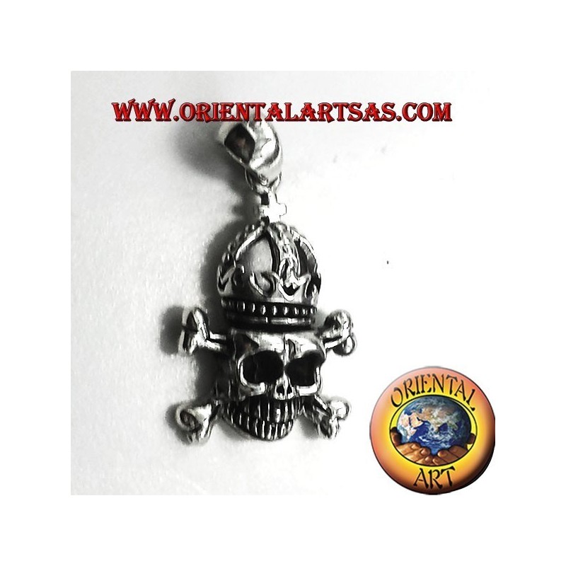 Skull pendant with silver crown