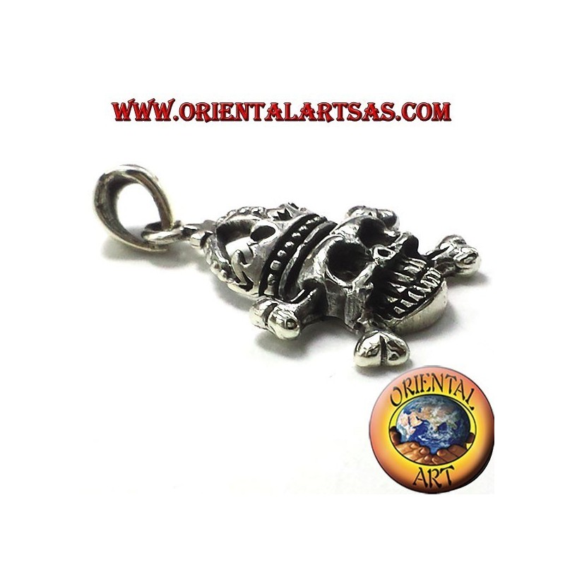 Skull pendant with silver crown